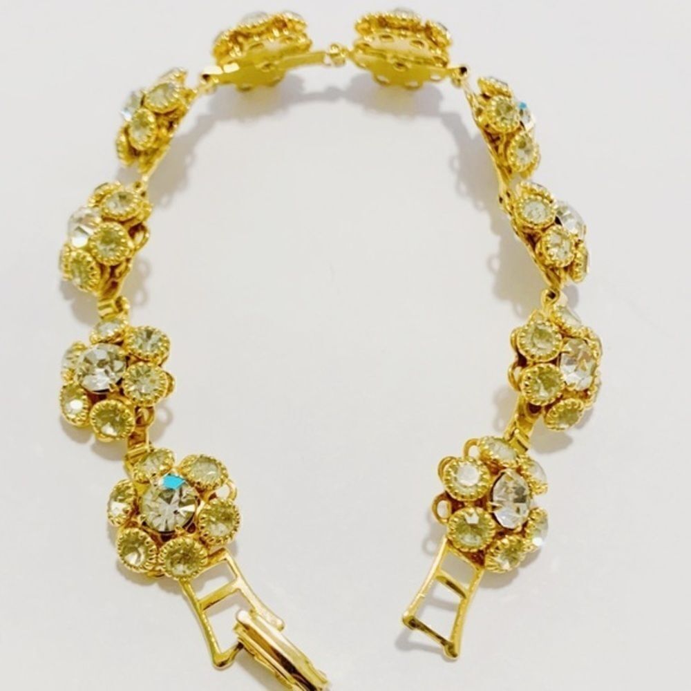Mid-Century Vintage Gold Rhinstone Bracelet - Picture 6 of 8